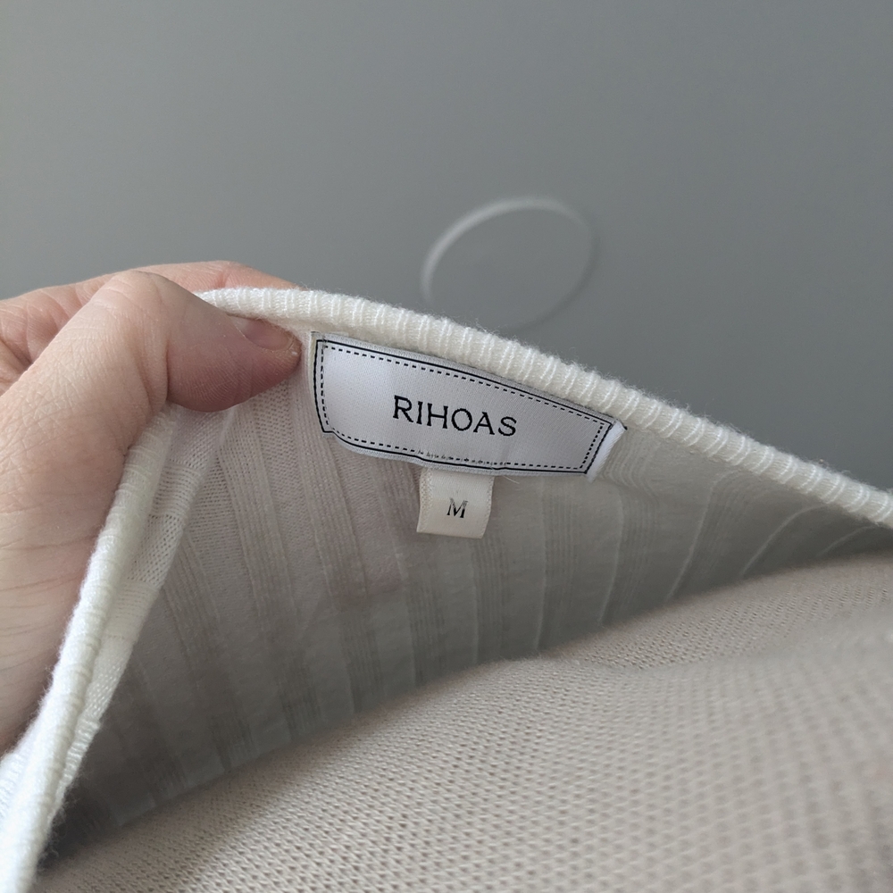 White Ribbed V-Neck Sweater - Picture 3 of 3